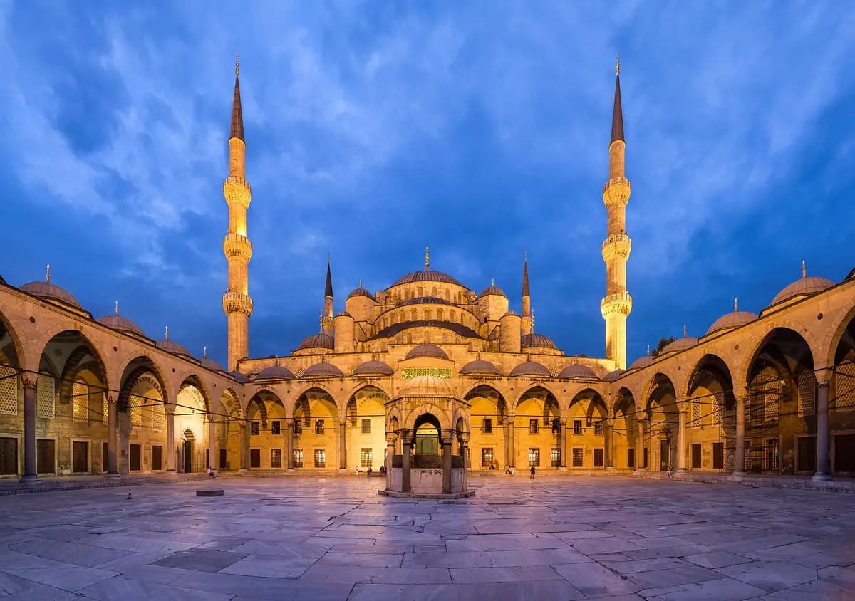 Sultanahmet Camii, AYA Roof Lounge’a yürüme mesafesinde — Sultanahmet, İstanbul